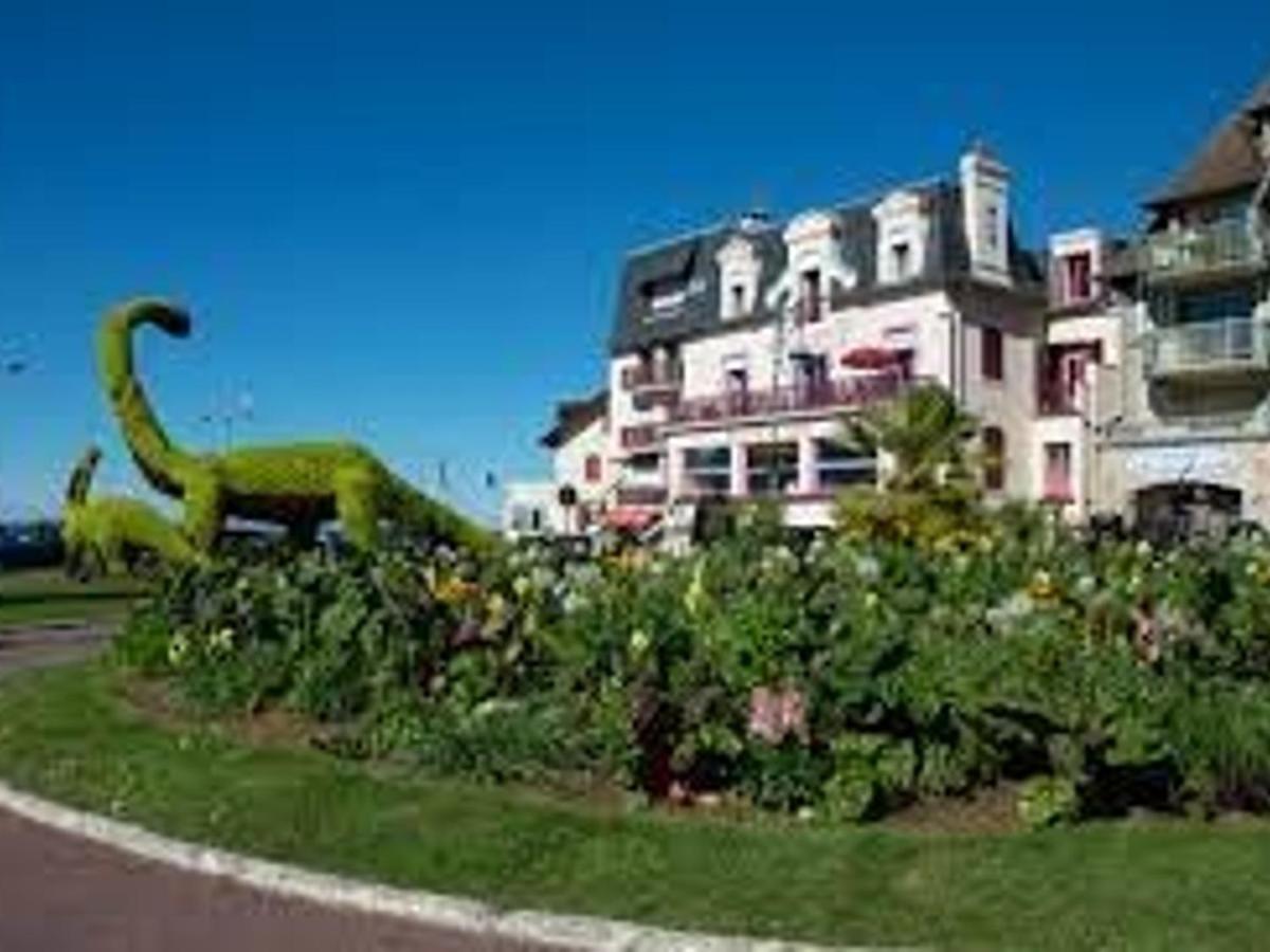 Appartement 2 Pieces Centre De Villers-Sur-Mer Avec Parking - Fr-1-712-40 エクステリア 写真